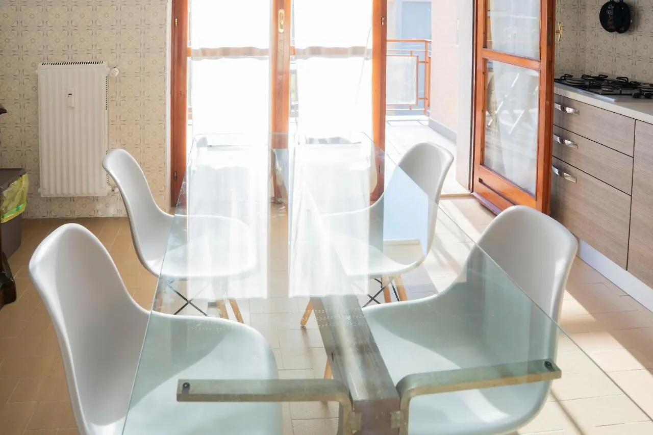 Casa Panorama: Seaview Retreat near Chiavari Center with Free Parking Apartment