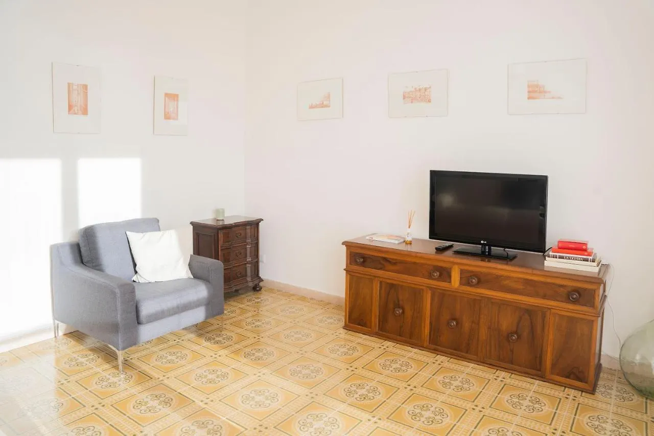 Casa Panorama: Seaview Retreat near Chiavari Center with Free Parking Apartment