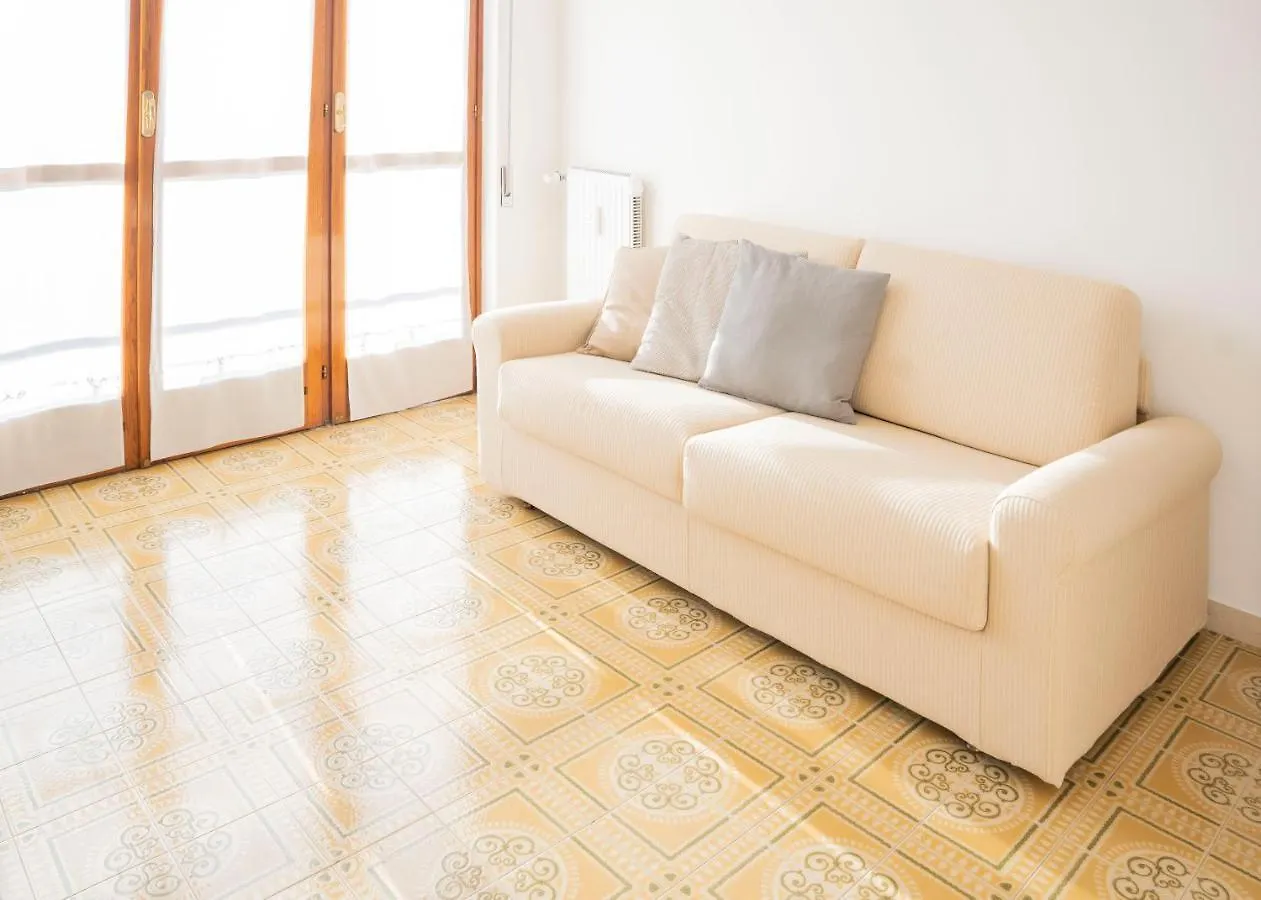 Casa Panorama: Seaview Retreat near Chiavari Center with Free Parking Apartment