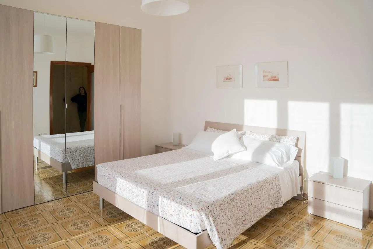 Casa Panorama: Seaview Retreat near Chiavari Center with Free Parking Apartment