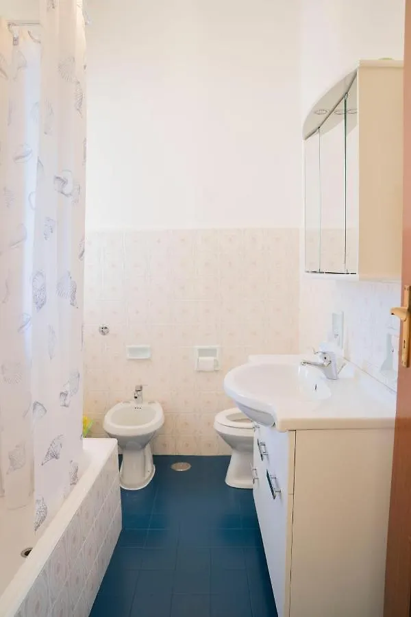 Casa Panorama: Seaview Retreat near Chiavari Center with Free Parking Apartment