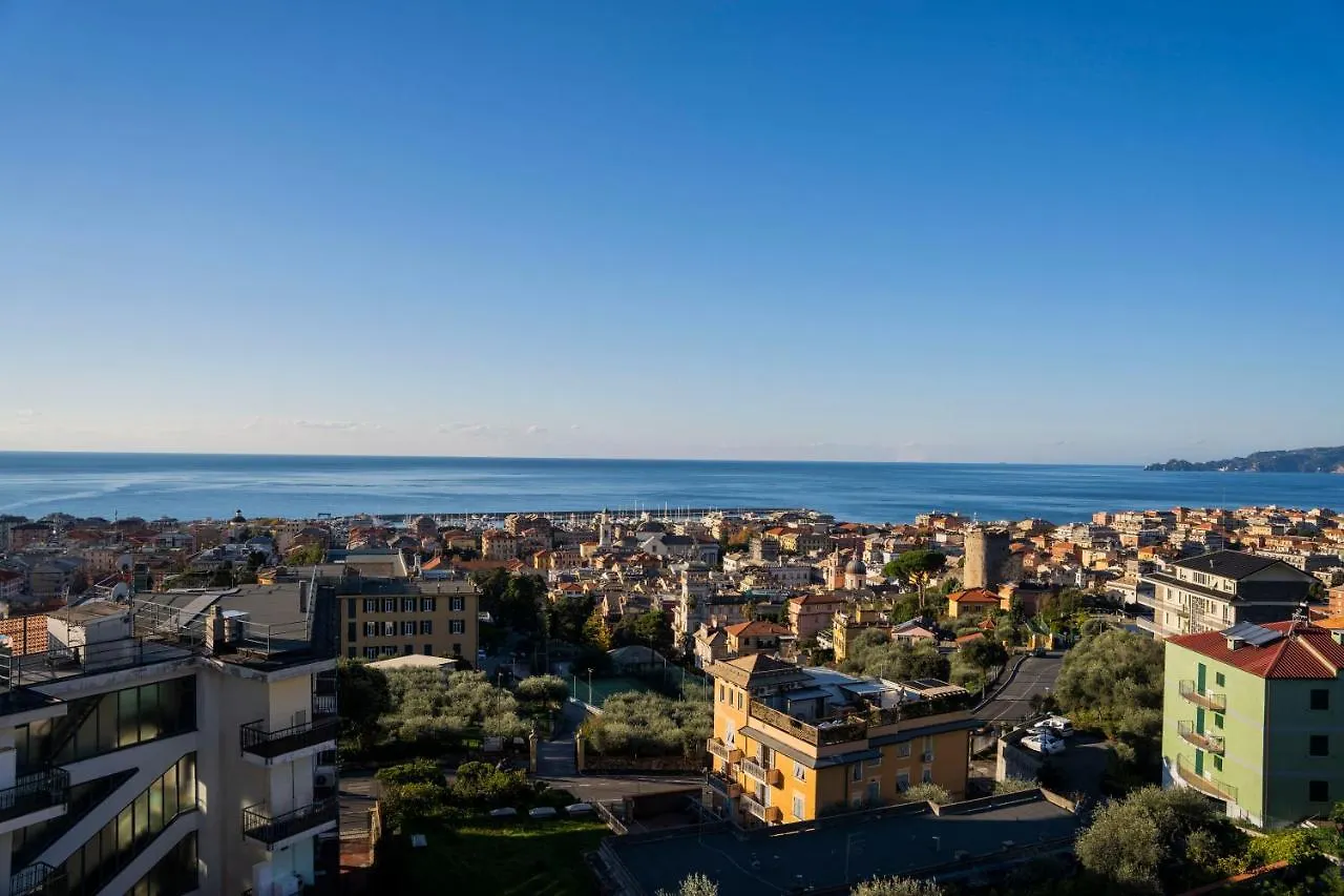 Casa Panorama: Seaview Retreat near Chiavari Center with Free Parking Apartment